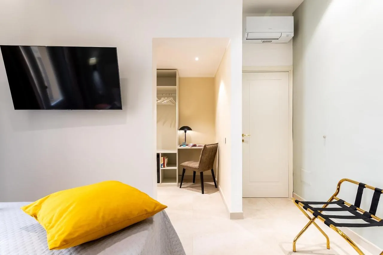 Magnini Rooms Cagliari 0*,  Italië
